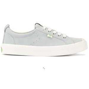 Cariuma OCA Low Ash Blue Suede Sneaker SIZE : WOMEN / 7 - MEN / 5.5